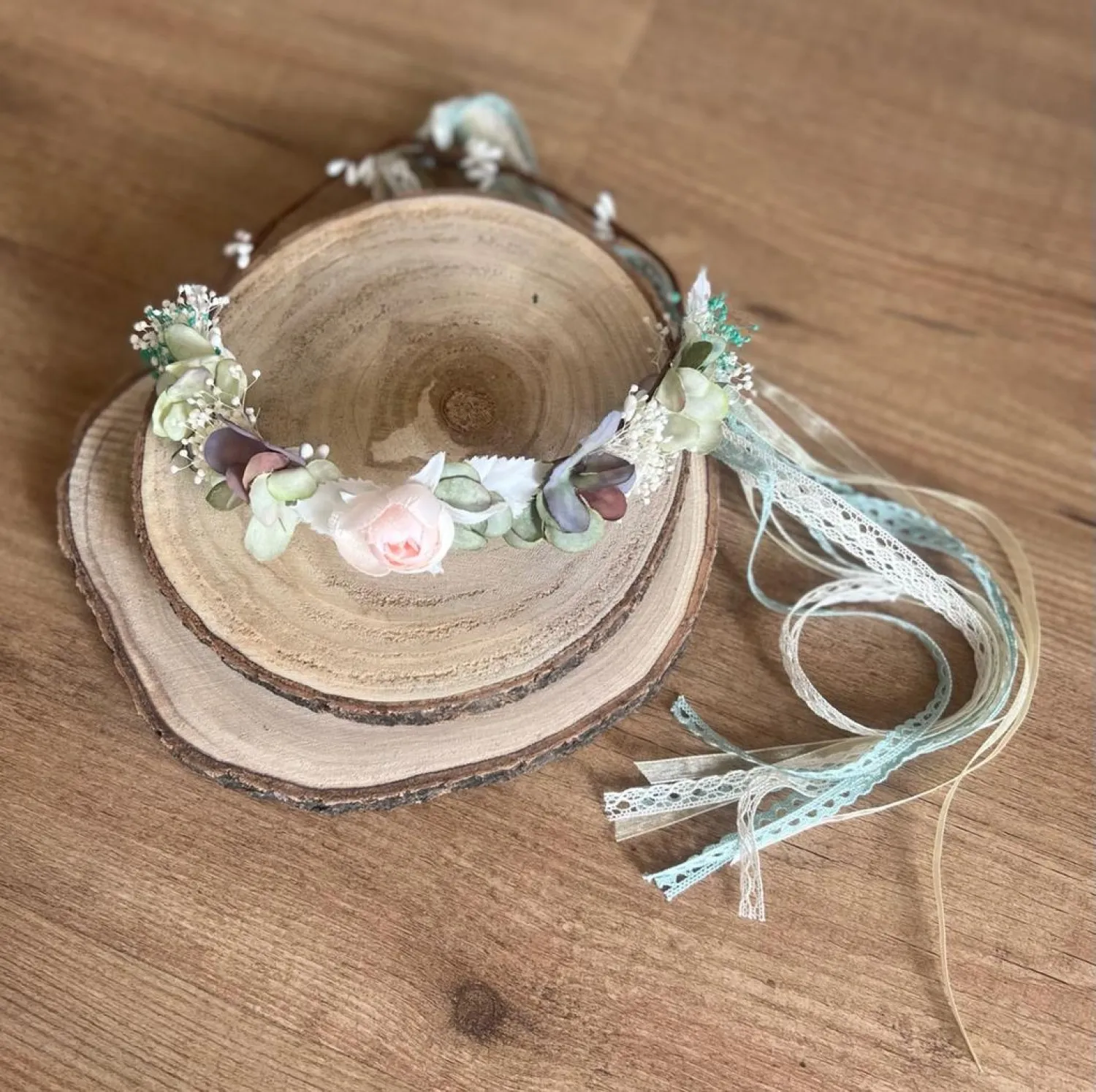 Diadema de flores secas para arras. Tres colores