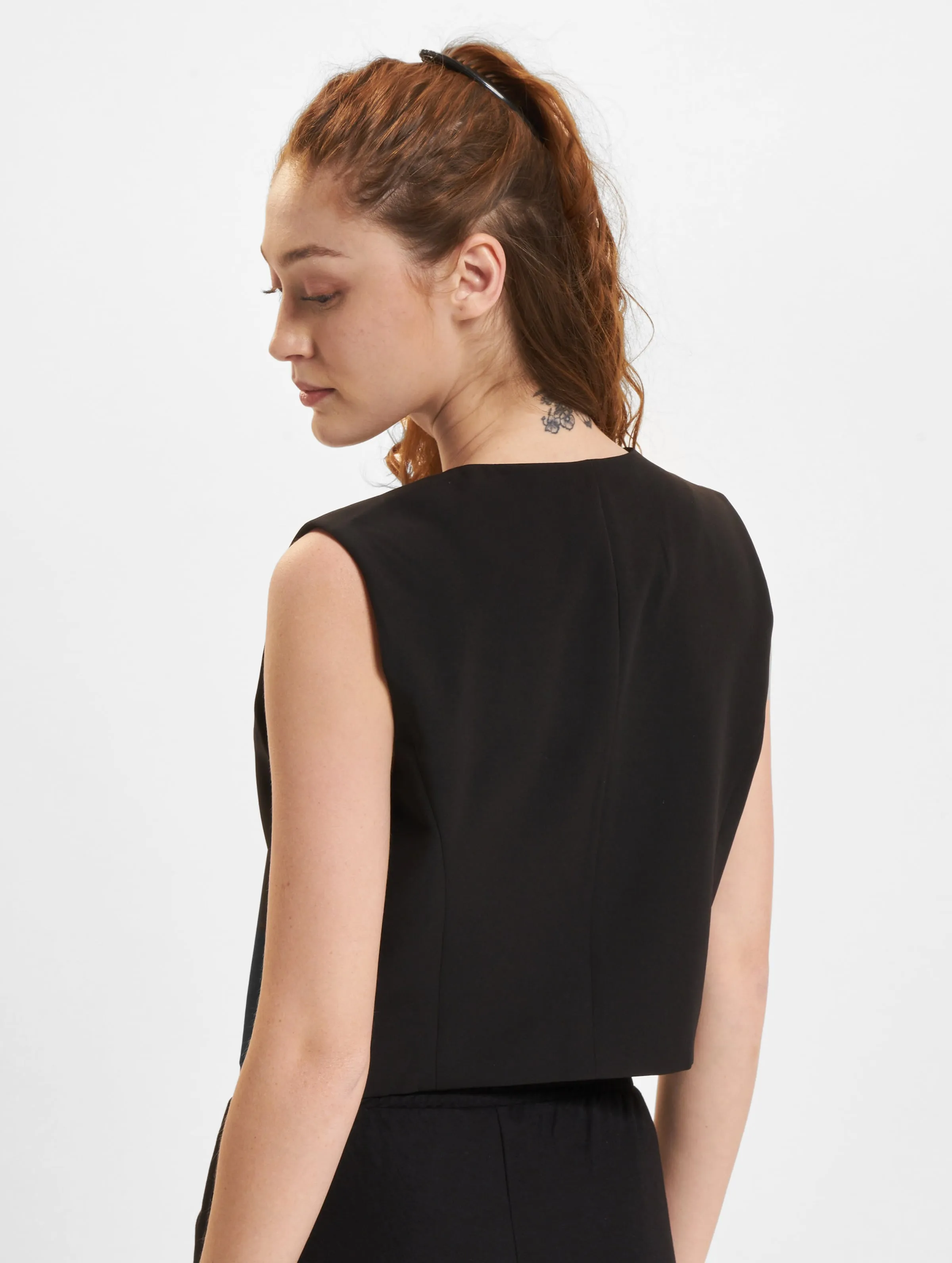 Only Abba Life Sleeveless Tailored Crop